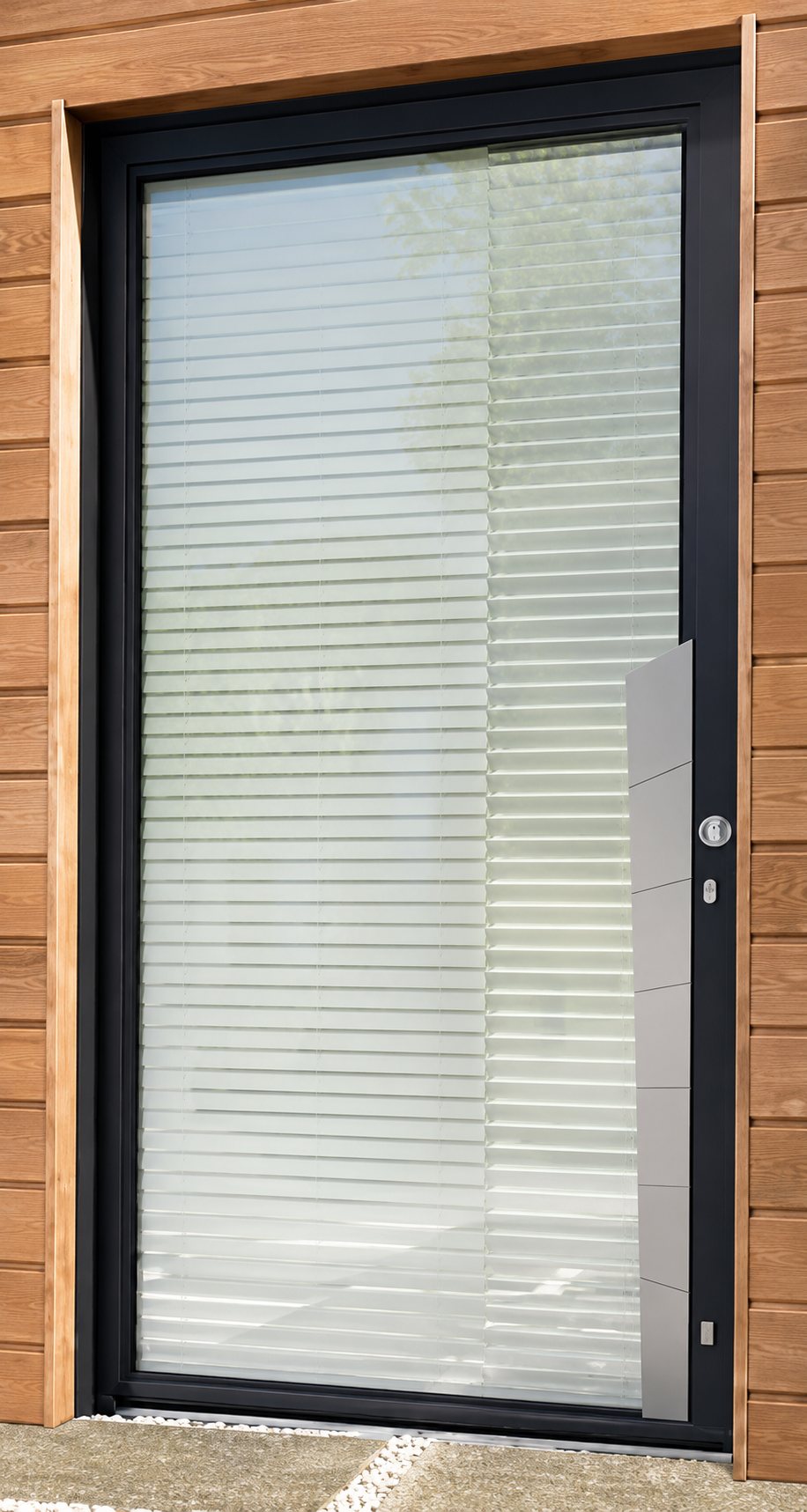 Porte d'entrée K-Line, modèle Rythme, posée
